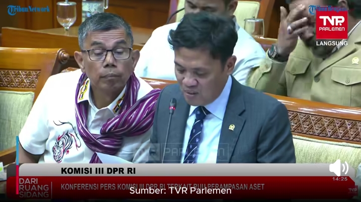 DPR Bakal Panggil Hotman Paris