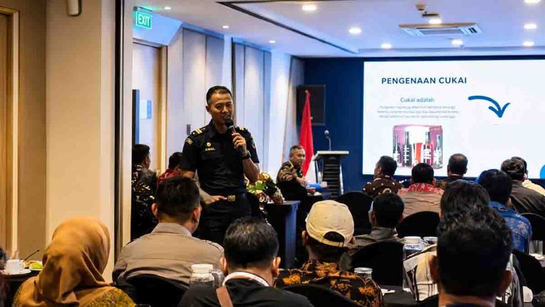 Sosialisasi dan Edukasi Masyarakat Agar Menjauhi Rokok Illegal
